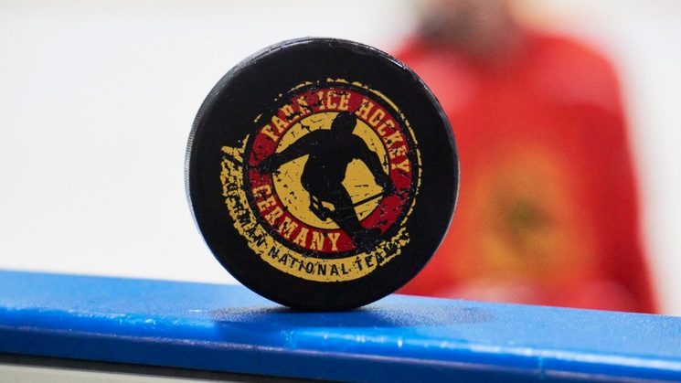 Puck mit Logo Para Eishockey